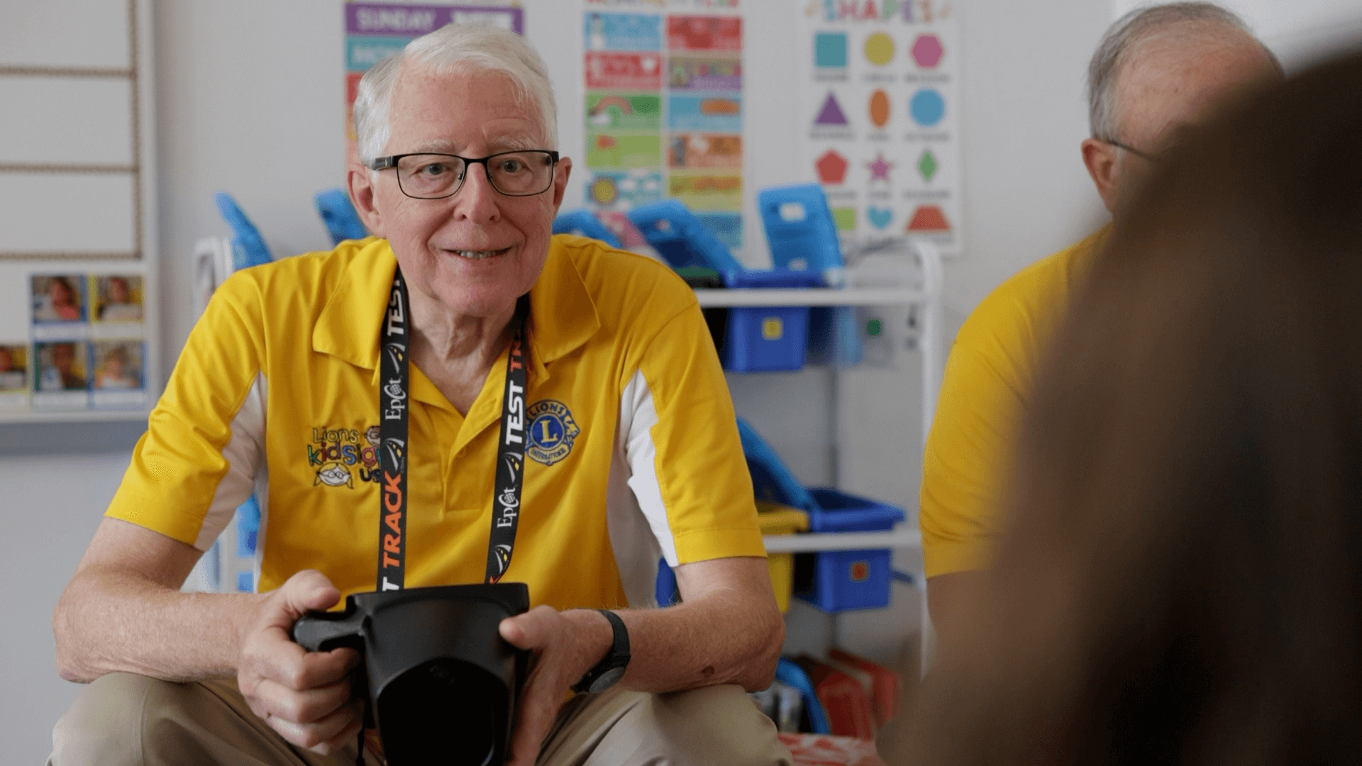 Local Lion Art Marson volunteers to perform vision screening on local school child