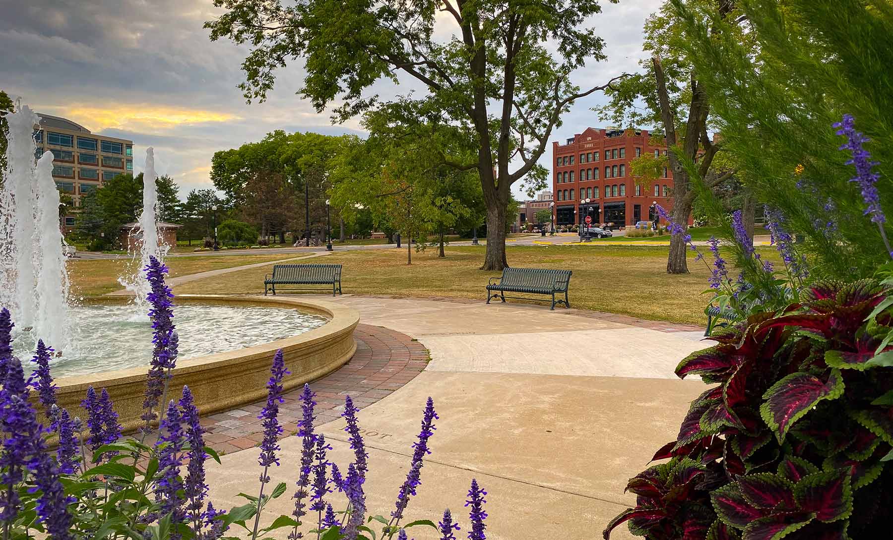 fountain and flowers in La Crosse WI